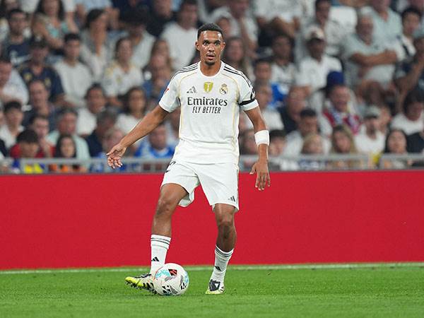 אלכסנדר ארנולד. איך הוא יתקבל באנפילד? ( Angel Martinez/Getty Images)