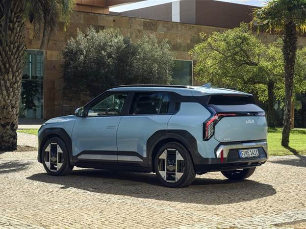 שני מארזי סוללות עם טווחים של 432 ק“מ ועד 589 ק“מ