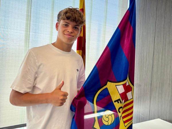 (האתר הרשמי של ברצלונה)