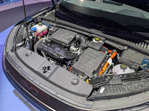 מנוע 1.5 ליטר ומנוע חשמלי - עם אופציה לשני הספקים ושני מארזי סוללות