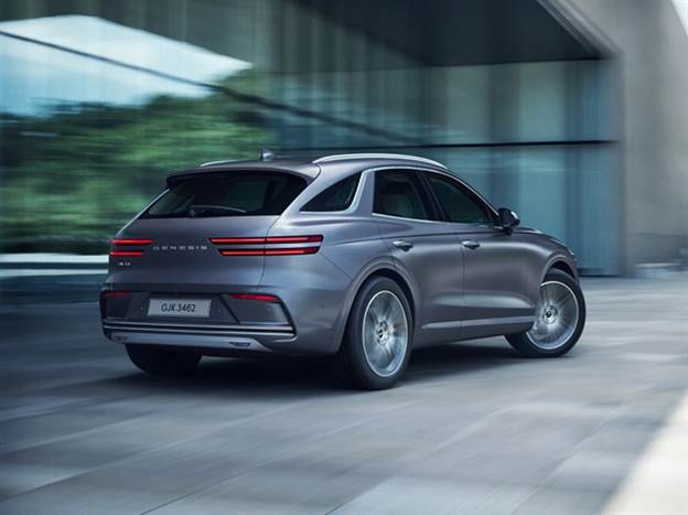 מבחוץ השינויים קלים. פגוש, סבכת מטריקס וחישוקים עדכניים