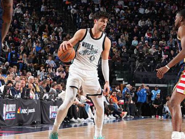 (Photo by Jesse D. Garrabrant/NBAE via Getty Images)