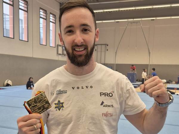 זהב גם בקוטבוס. דולגופיאט (באדיבות איגוד ההתעמלות)