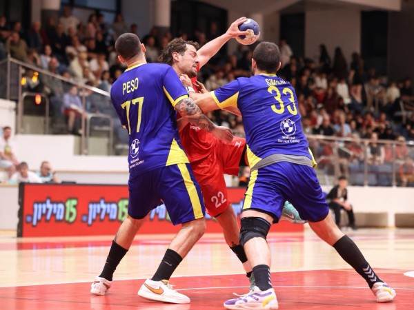 (הדר ואן קולא, איגוד הכדוריד)