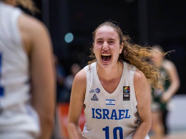 אורן, לכמה עוד הישגים היא תוביל?! (FIBA)