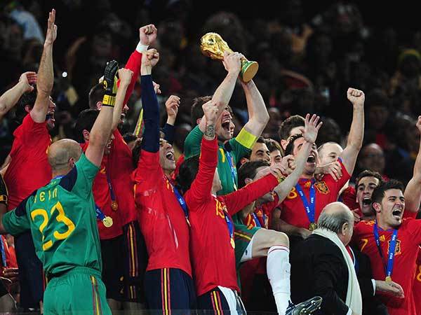 רגע השיא הגדול. ספרד זוכה במונדיאל 2010 (Photo by Clive Mason/Getty Images)