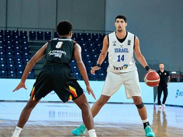 (FIBA)