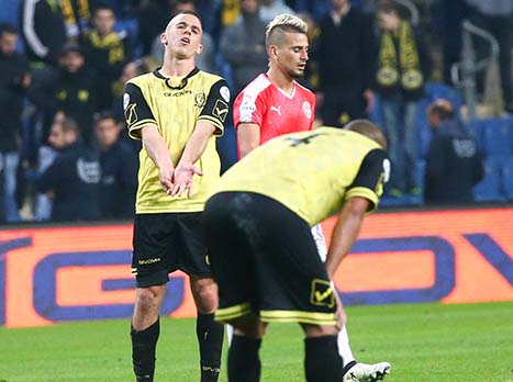 שחקני בית"ר. אם איינבינדר היה בועט לפינה הכל היה נראה אחרת (דני מרון)