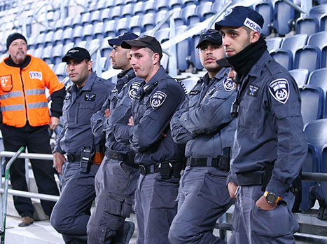 השקעה גדולה בתפיסת אבוקות במגרשים (צילום: דני מרון)