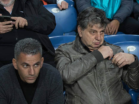 שום ויחזקאל על הספסל. המאמן: "אולי זה מנטלי, אנחנו שולטים וכל תחילת מחצית סופגים"