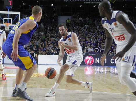 רודי פרננדס. גם הוא הצטיין אצל המארחת (getty)