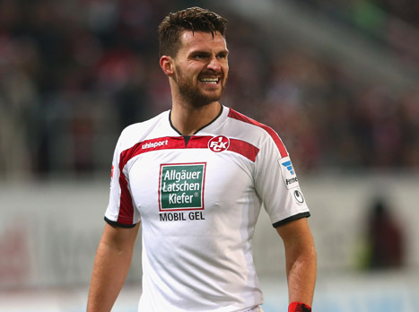 אלושי במדי קייזרסלאוטרן. לא הוערך ועזב לסנט פאולי (Getty)