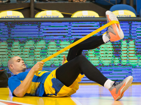 יעבור בדיקות. צירבס (עודד קרני)