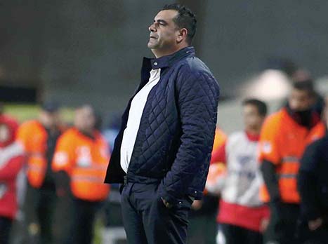 קורצקי. ינסה ליישר את ההדורים עם סיטון (אלן שיבר)