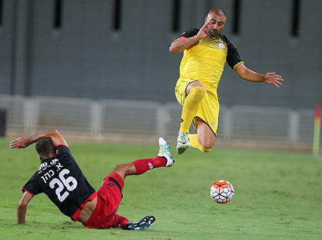 יפתח בחוד. ערן לוי (נמרוד גליקמן)