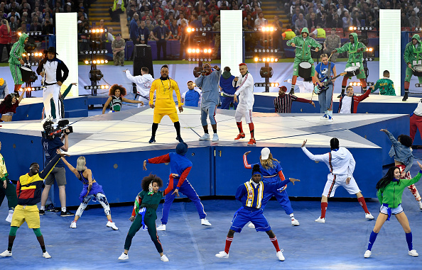 ה-"black eyed peas" הגיעו לחמם את הנוכחים לפני הפתיחה (getty)