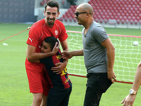 יחכו לבכורה שלו. קואנקה (אלן שיבר)