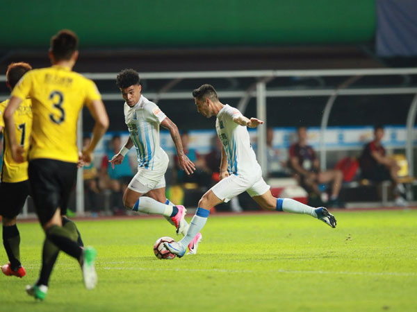 בדרך לשער נוסף