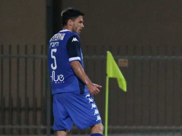 ראדיבוייביץ'. נחתך (יוסי שקל)