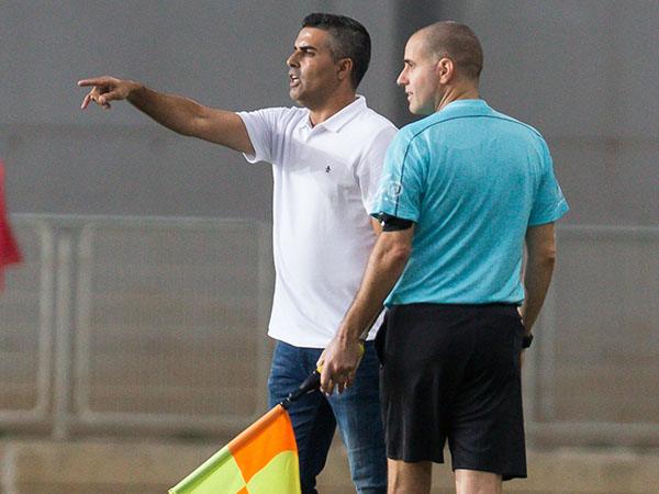 סילבס. זוכה לגיבוי (עודד קרני)