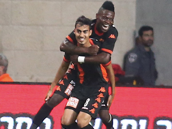 חוזז. הופך להיות שחקן משמעותי (אלן שיבר)