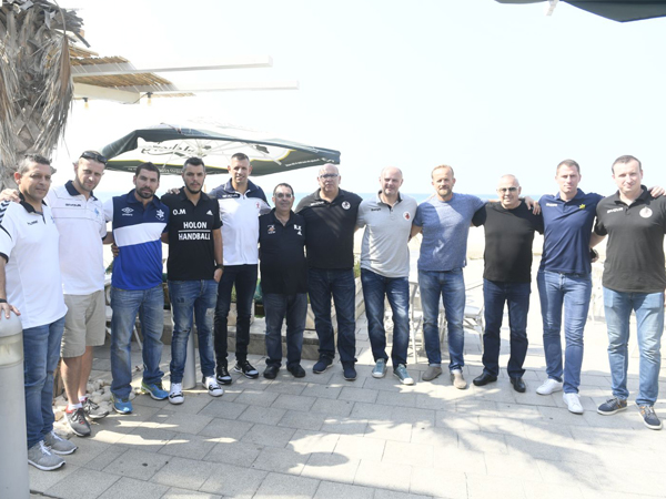 מי ייק את קבוצתו לפסגה? (איגוד הכדוריד)