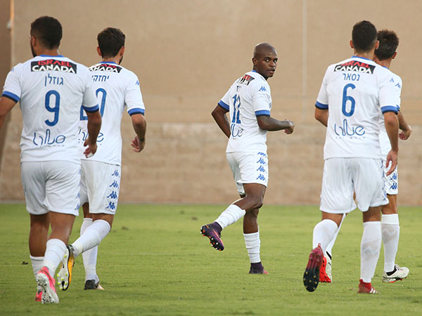 החדשים משפיעים (יוסי שקל)