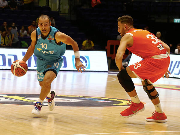 ניסים. משחק הפכפך במיוחד בחולון (אלן שיבר)