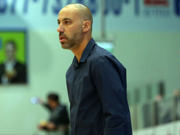 קבוצה בצרות. טפירו (מנהלת הליגה)