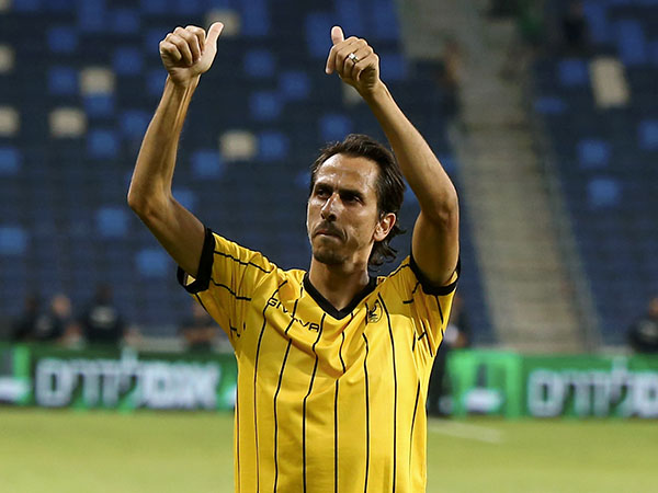 הכחיש שיפרוש בינואר. יוסי בניון (אלן שיבר)