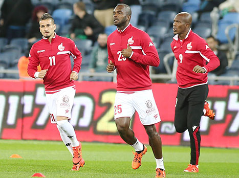 סוארס עם בוזגלו. "תמיד חיפש את האתגר" (צילום: אלן שיבר)