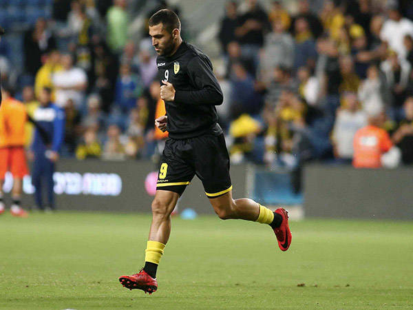 יעלה כחלוץ או באגף? שכטר (אלן שיבר)