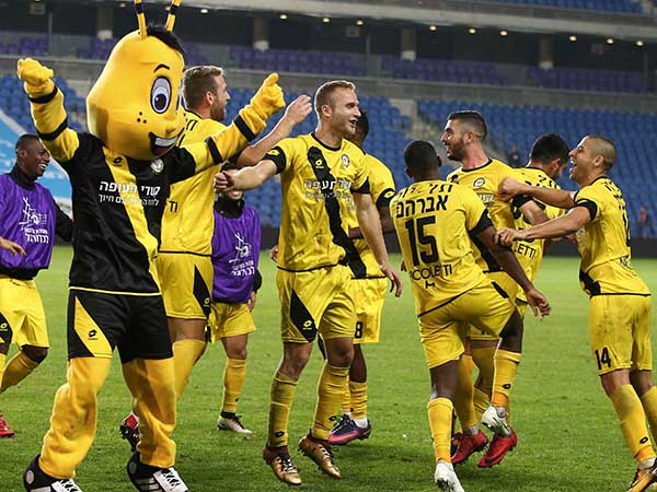 4 נקודות מול ב