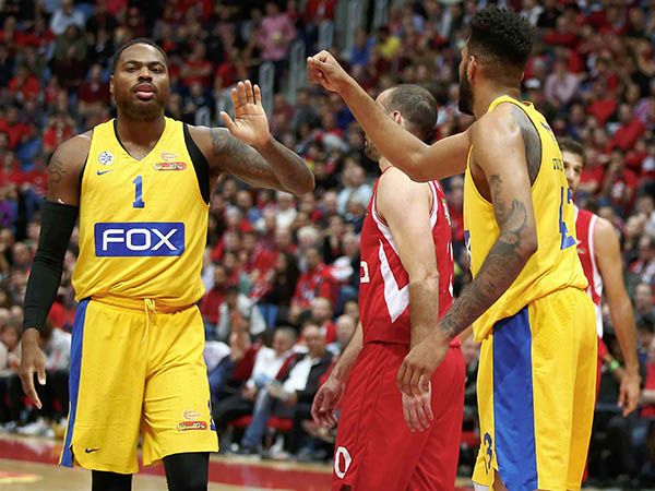 היה מרחק נגיעה מי-ם (אלן שיבר)