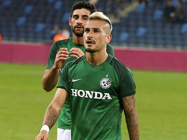 בוזגלו. בהרכב מול האקסית (אלן שיבר)