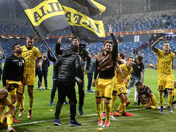 בינתיים בית"ר מנצחת (יוסי שקל)