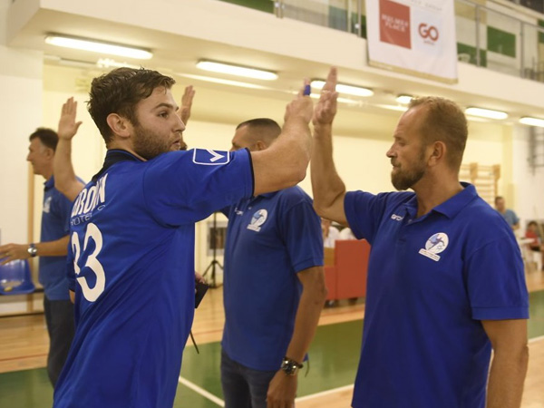 ישראל תקווה להיראות אחרת מול לטביה (צילום: איגוד הכדוריד)