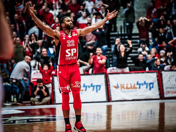 הארנה שלו. מקניל (מנהלת הליגה)