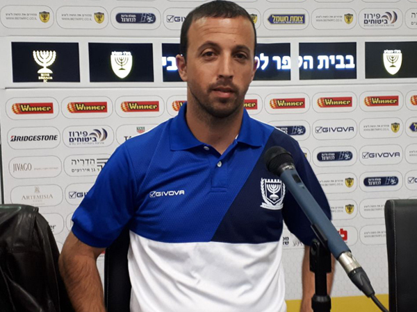 בן זקן. בינתיים העסק עובד