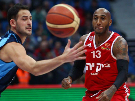 "הונה את ראשי הקבוצה". רייט (מנהלת הליגה)