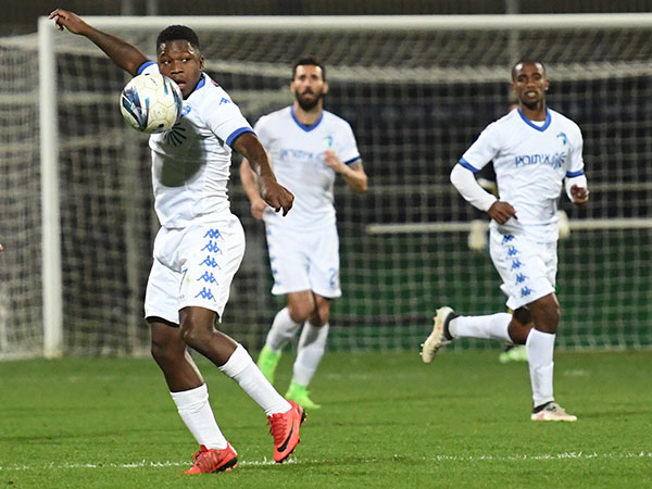 האסלביינק. שלח את איזי לחצי (אנצ'ו גוש)