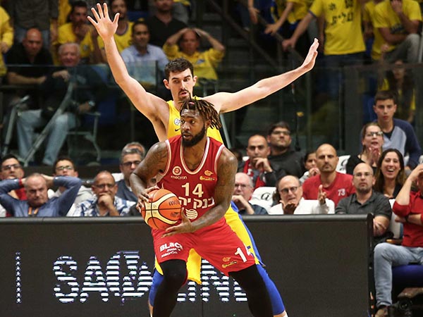 האוול מחוץ למשחק מול גלבוע (אלן שיבר)