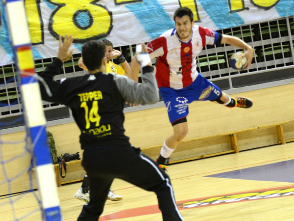 בדרך לתואר. סמולר (איגוד הכדוריד, גבי אללוף)