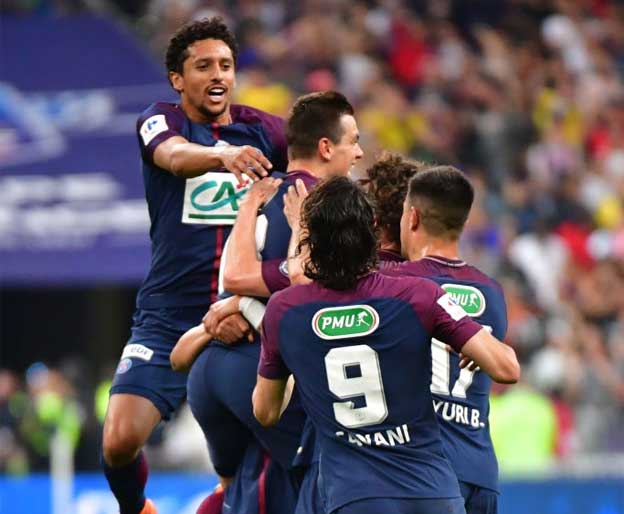 עוד גביע לפ.ס.ז' (Getty)