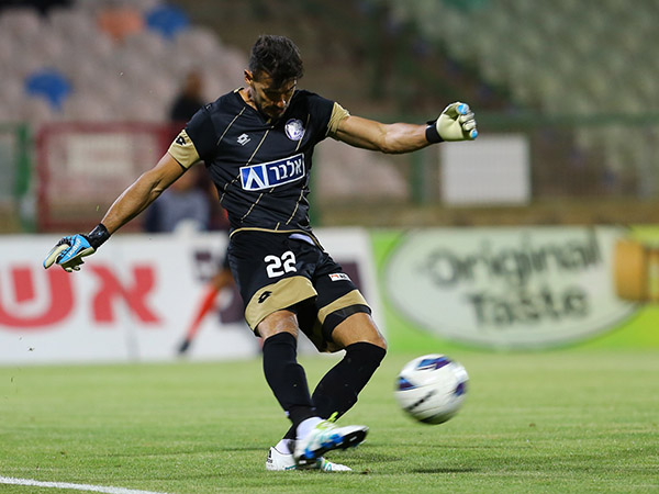 יישאר. חדריאן (לירון מולדובן)