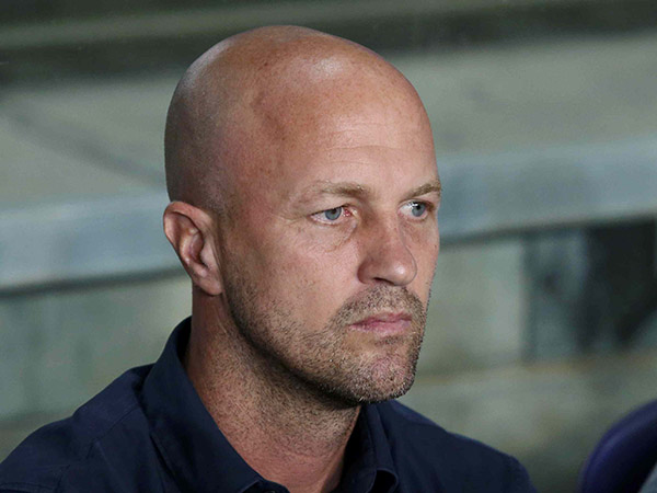 קרויף, נפרד ממאמן הכושר. (אלן שיבר)