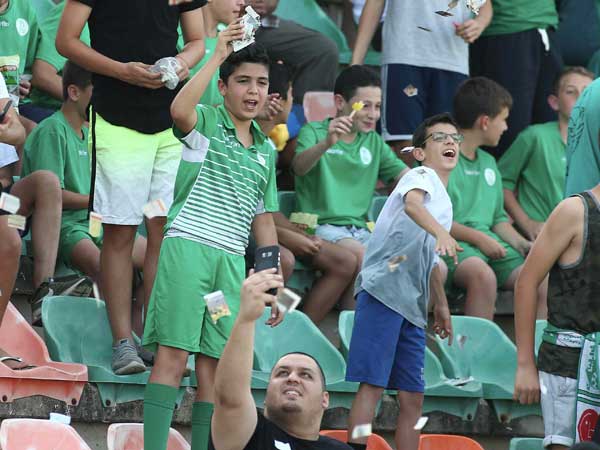 לחץ ביציע (אלן שיבר)