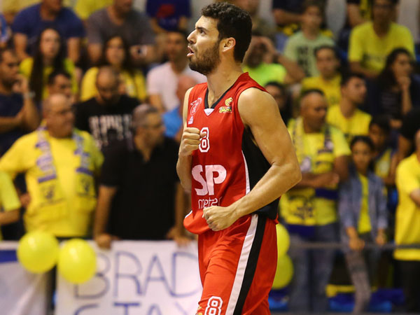 האדומים דורסים (מנהלת הליגה)