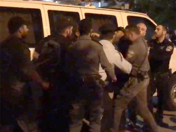 בהפועל ת"א תוקפים את המשטרה