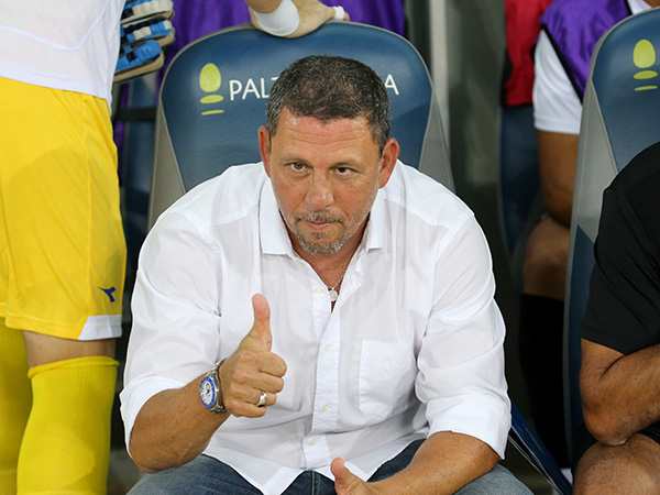 קלינגר. עובד בלי חוזה, בינתיים (יוסי שקל)